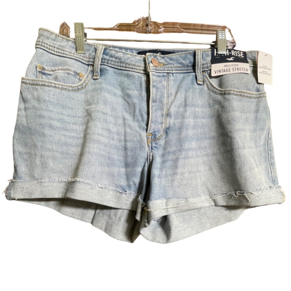 NWT Hollister High Rise Mom Short 3”